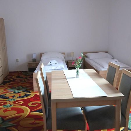 Zamecky Penzion Valašské Meziříčí Zewnętrze zdjęcie