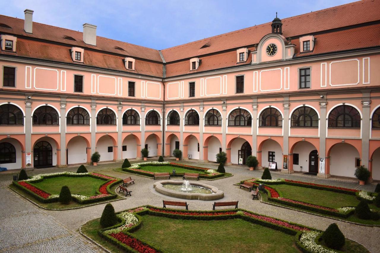 Zamecky Penzion Valašské Meziříčí Zewnętrze zdjęcie